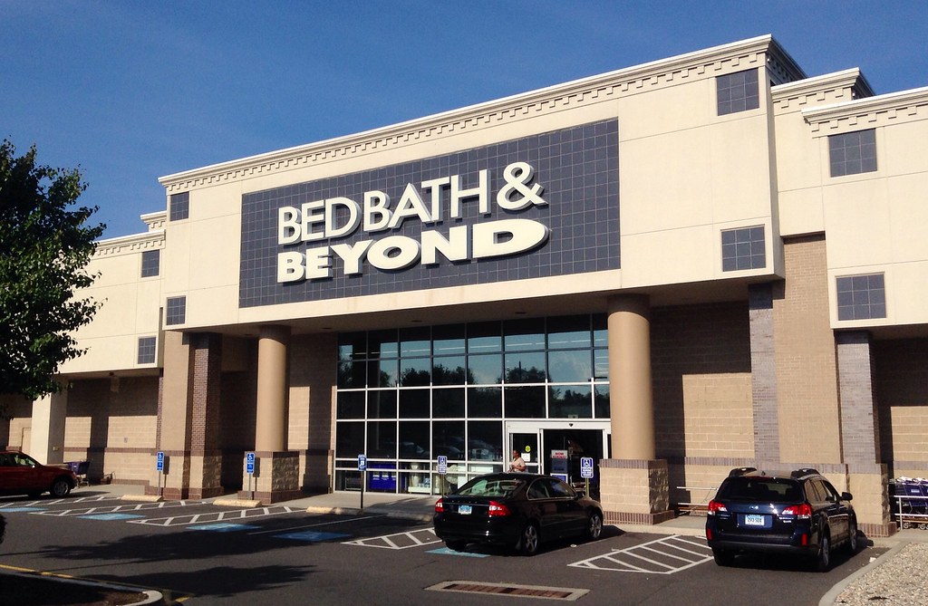 T.J. Maxx Thrives as Bed Bath & Beyond Exits and Gen Z, Millennial Shoppers  Drive Growth