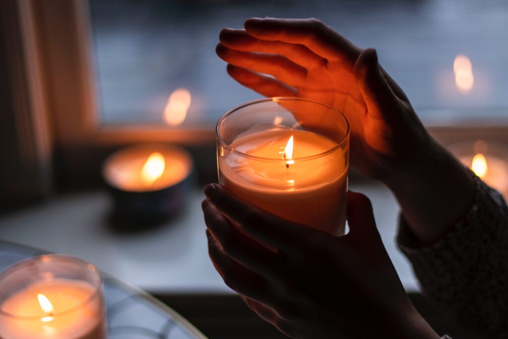 Infographic Yankee Candle Burns Brightest Among National Scented Candle Brands CivicScience