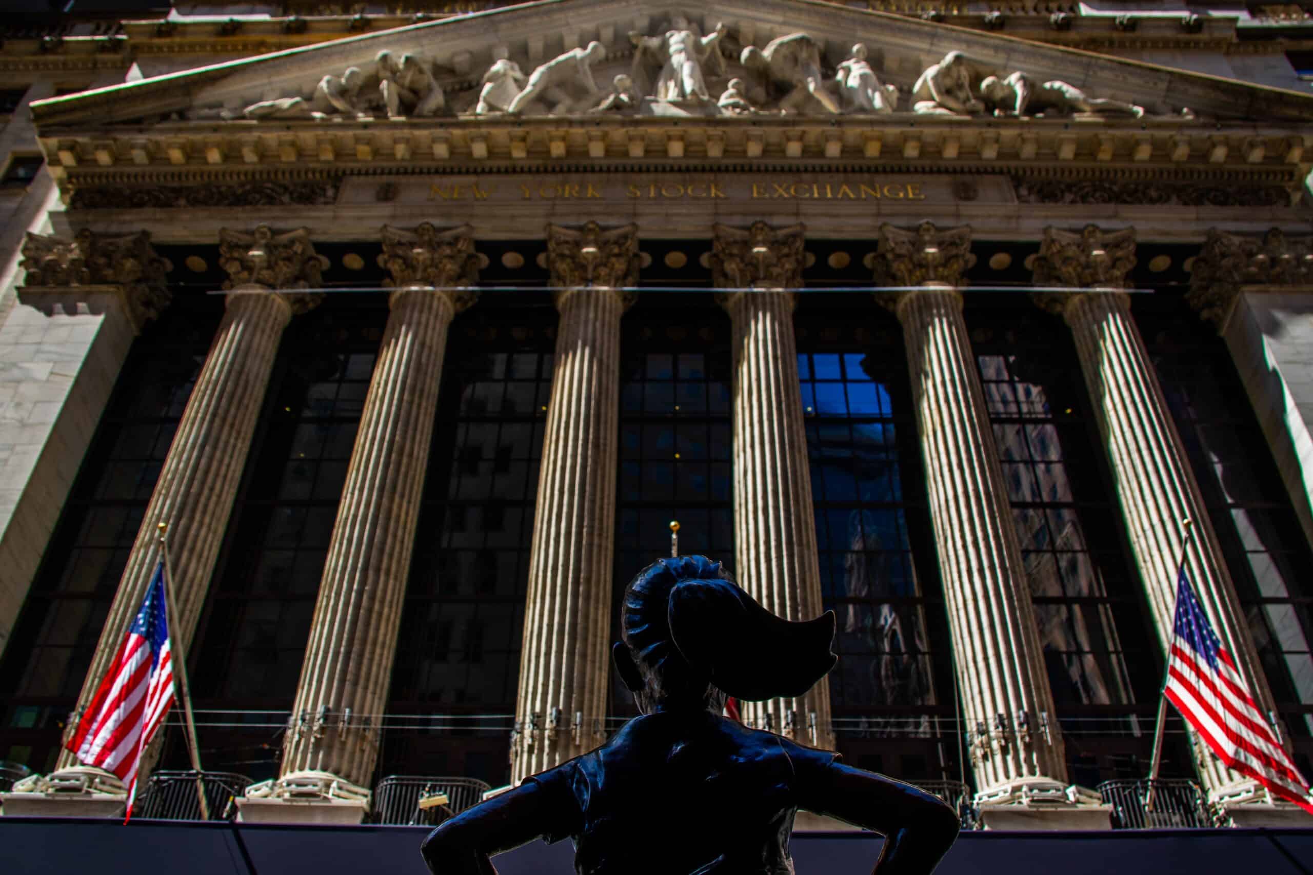 New York Stock Exchange building from statue's point of view