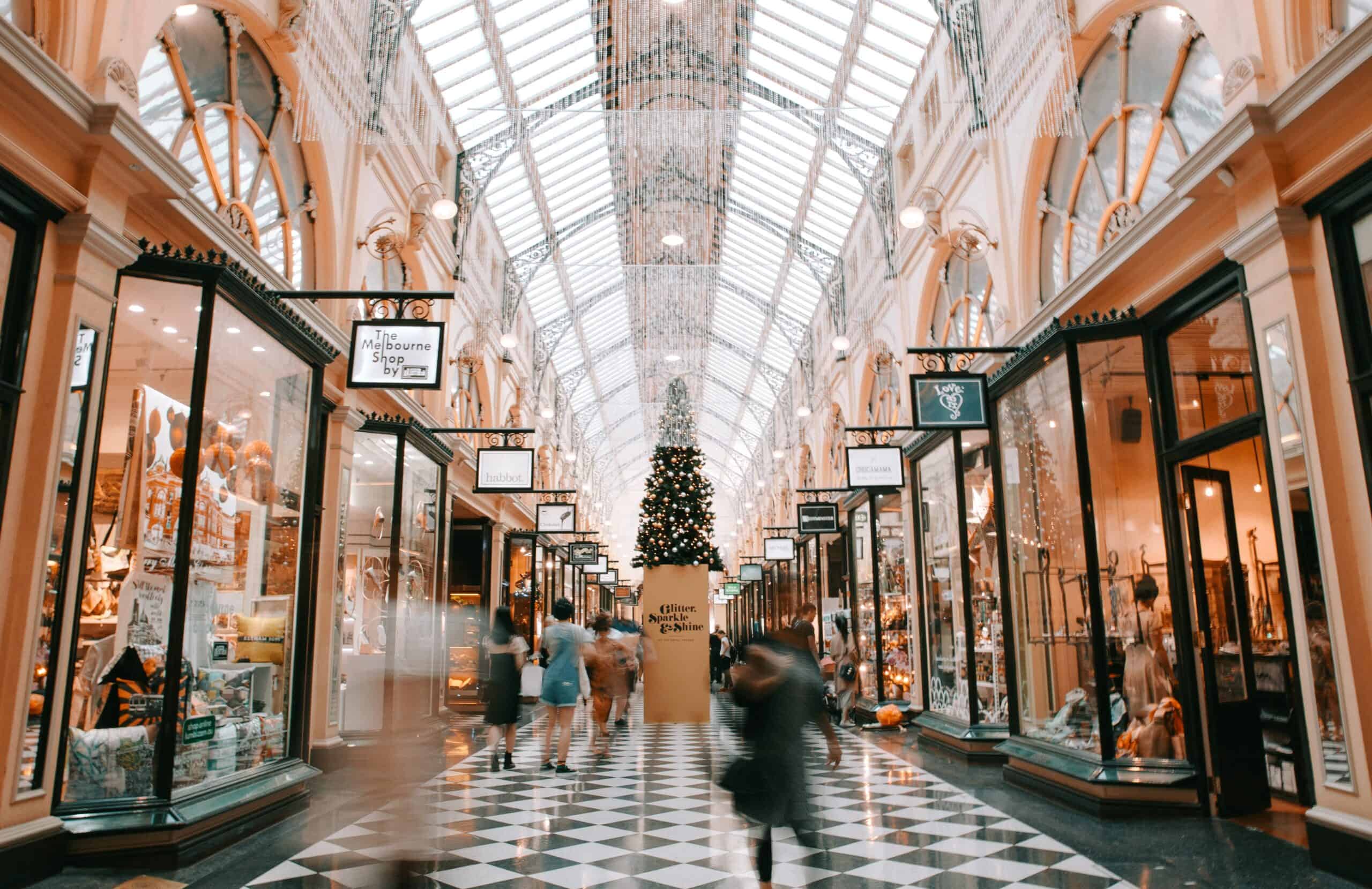 Stop by our plaza store to finalize your holiday shopping and grab all of  those last-minute goodies! SWIPE to check out our holiday hours.…