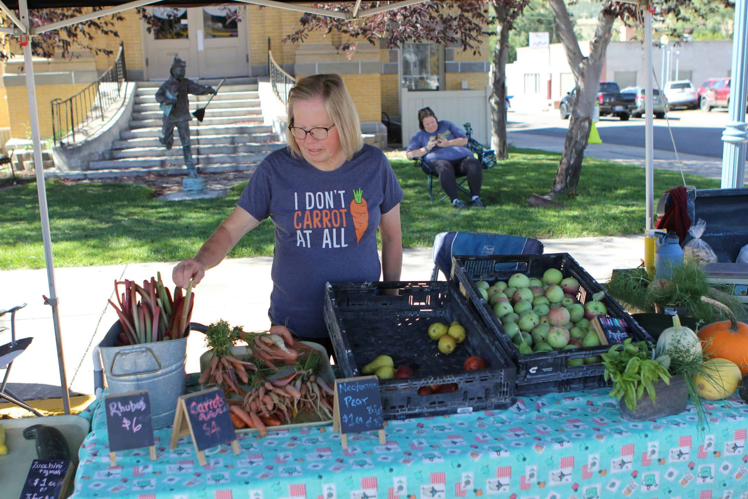 3 things you should know: Crackdown on account sharing, rising Reddit usage and why Americans shop at farmers markets